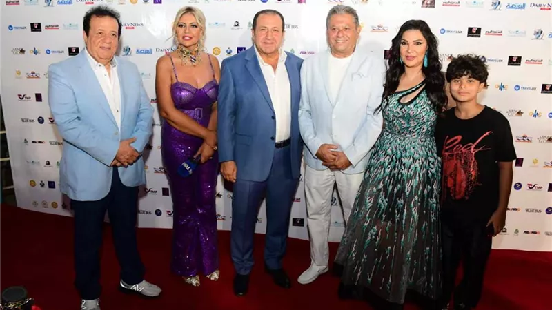نجوم السينما وصناعها يتألقون على الريد كاربت لمهرجان الغردقة