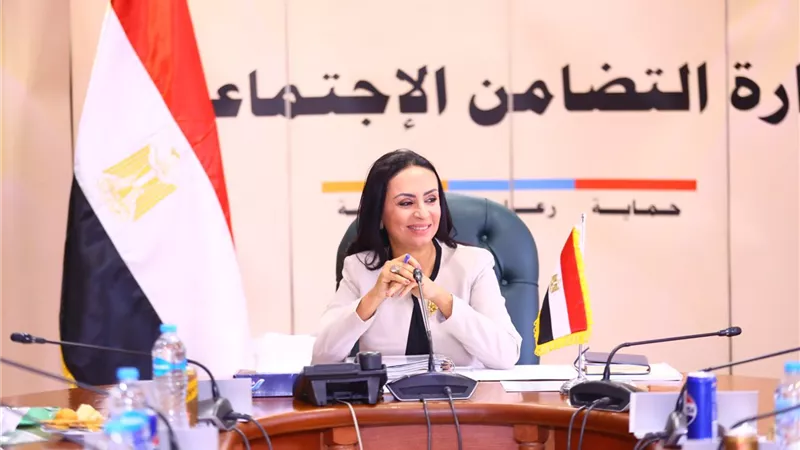 وزيرة التضامن توجه بالتوسع في أنشطة المؤسسة القومية لتنمية الأسرة
