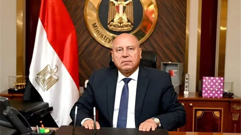 الصناعة تدعو مستثمري المناطق الصناعية بسوهاج للقاء كامل الوزير