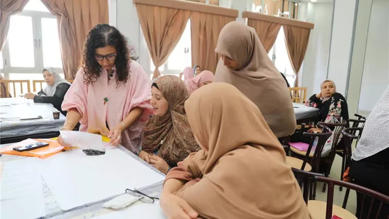 قومي المرأة يُدرب سيدات البحيرة على حرف الطباعة والكروشيه