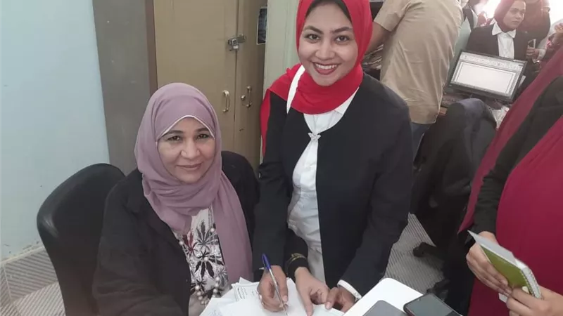 محافظ الوادي الجديد : انتهاء اجراءات التعاقد مع الناجحين بالمرحل
