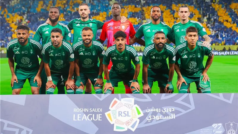 الأهلى يهزم ضمك برباعية مثيرة فى الدورى السعودى