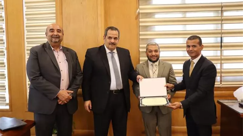 المصرية للمطارت تحصل علي شهادة 
