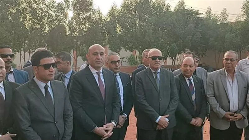 وزير التربية والتعليم يتابع انطلاق العام الدراسي الجديد من مدارس