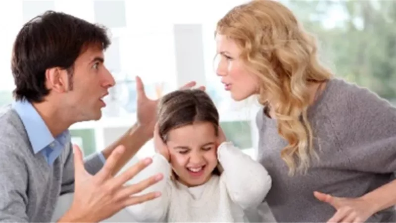 الطرق القانونية لكيفية إلزام الحاضنة لزوجها بالنفقات التعليمية