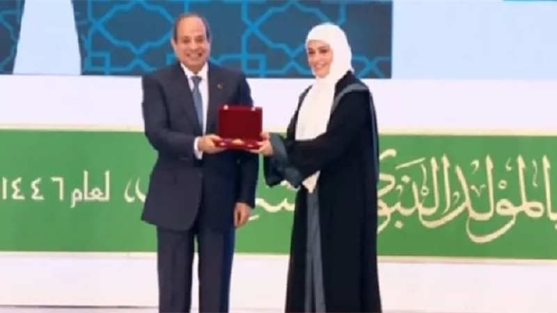 قومى المرأة يهنئ الواعظة فاطمة عنتر لتكريمها من رئيس الجمهورية