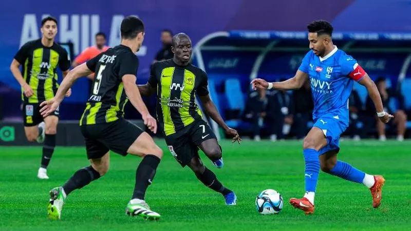 معلق مباراة الهلال والاتحاد في كلاسيكو الدوري السعودي