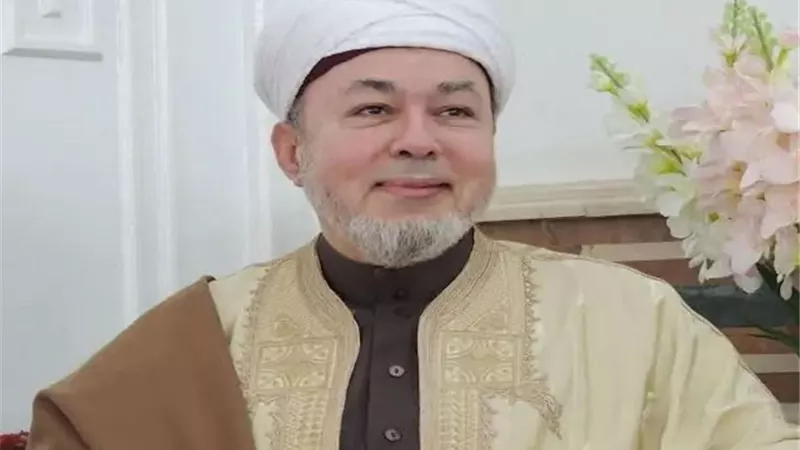 بكفالة مالية.. اخلاء سبيل شيخ الطريقة التيجانية الصوفية
