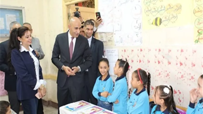 وزير التعليم يتابع انطلاق العام الدراسى الجديد فى ١٢مدرسة بسوهاج