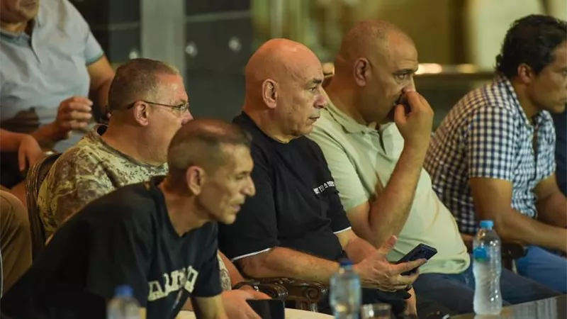 شاهد.. جهاز المنتخب بقيادة العميد يحضر مباراة الأهلي وجورماهيا الكينى