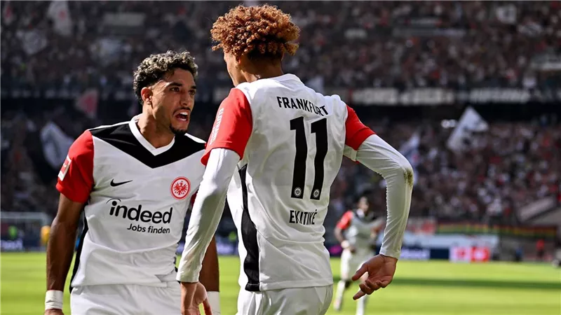 تقييم عمر مرموش مباراة فرانكفورت وبوروسيا مونشنجلادباخ