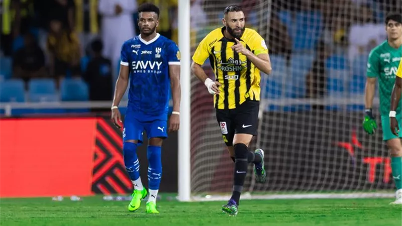 بنزيما يقلص الفارق للاتحاد ويسجل الهدف الأول .. شاهد