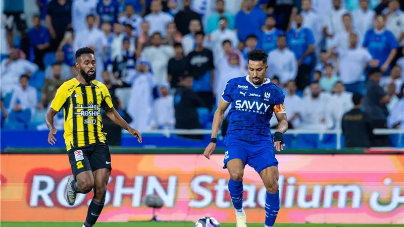الهلال يتخطي الاتحاد بثلايثة ويعزز صدارته للدوري السعودي