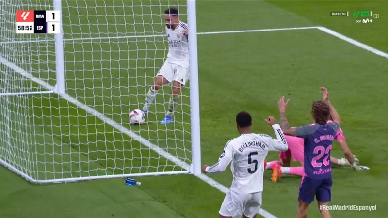 كارفاخال يسجل هدف تعادل ريال مدريد أمام إسبانيول .. شاهد