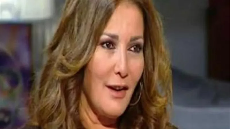 الفنانة آثار الحكيم تتعرض لوعكة صحية وتنقل إلى المستشفى