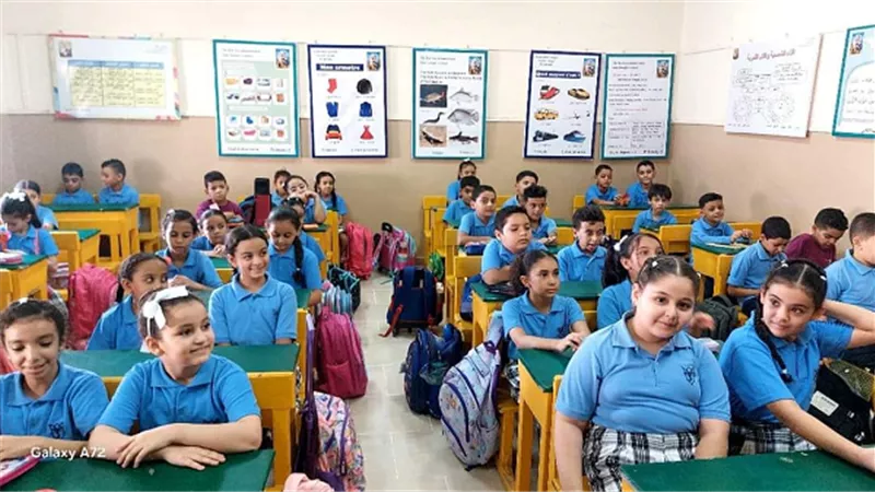 استقبال التلاميد بالبالونات والحلوي