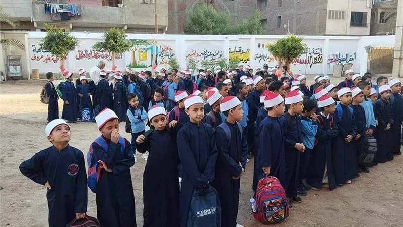 لأول مرة طلاب الأزهر بالزي الأزهري بالثلج