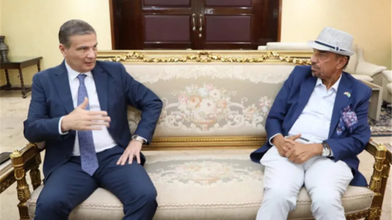 وزير الزراعة يبحث مع مجموعة 
