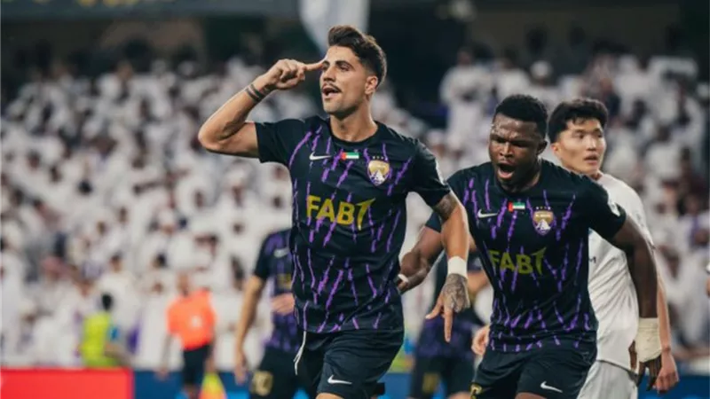 العين الإماراتي يفاجئ أوكلاند سيتي بهدفين فى أول 15 دقائق - شاهد