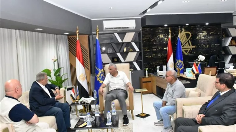 محافظ أسوان يشكر رئيس القابضة ويؤكد على صلاحية مياه الشرب
