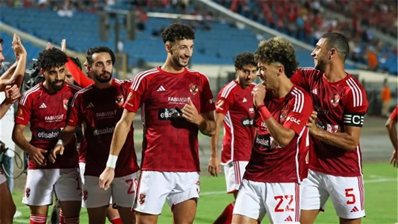 مقابل 3.5 مليون دولار..الأهلي يحسم التعاقد مع مهاجم أجنبي