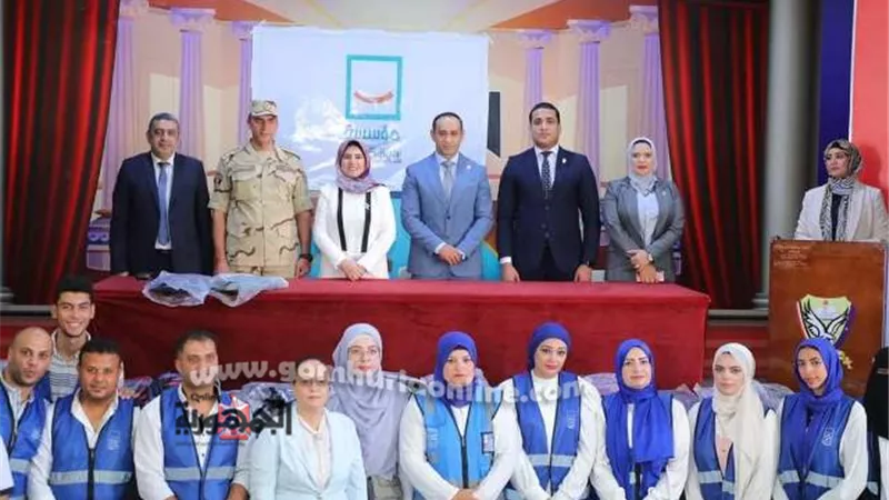 توزيع١٠٠٠شنطة بمستلزماتها المكتبيةعلى الأسر الأكثر إحتياجا بدمياط