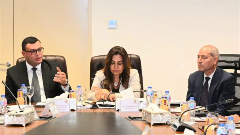 وزير الاسكان يناقش التحضيرات لاستضافة مصر للمنتدى الحضري العالمي