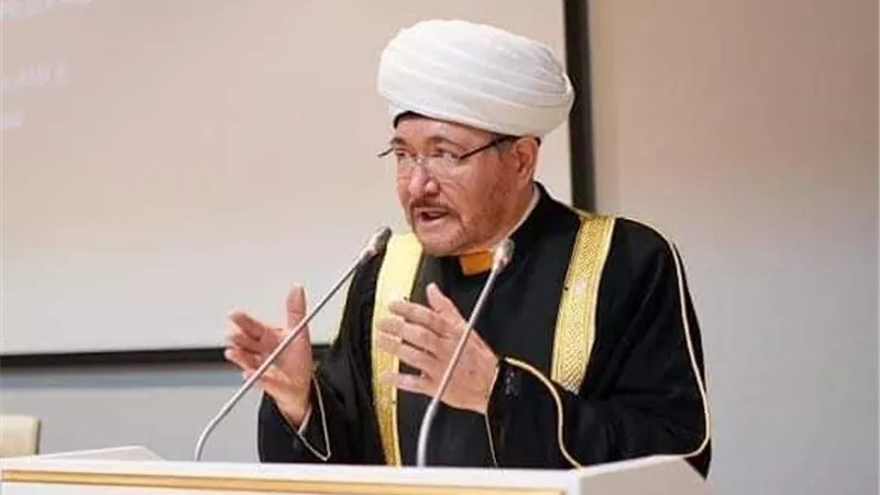 وزير الأوقاف يهنئ مفتي روسيا بإعادة انتخابه لخمس سنوات جديدة
