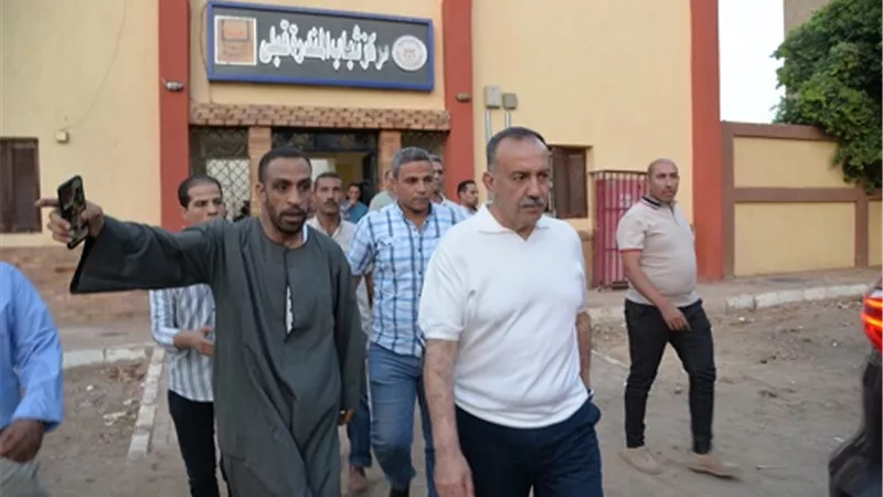 محافظ أسيوط يتفقد مركز شباب المندرة قبلي بمنفلوط