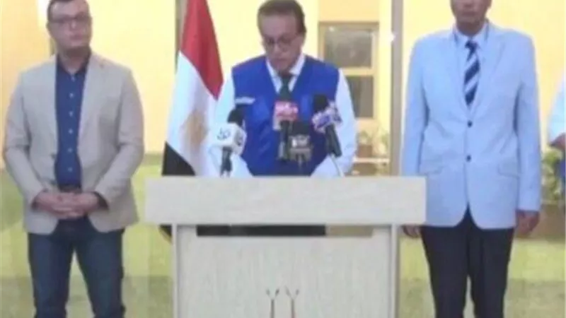 وزير الصحة : بدء انحسار تردد الحالات على المستشفيات بأسوان