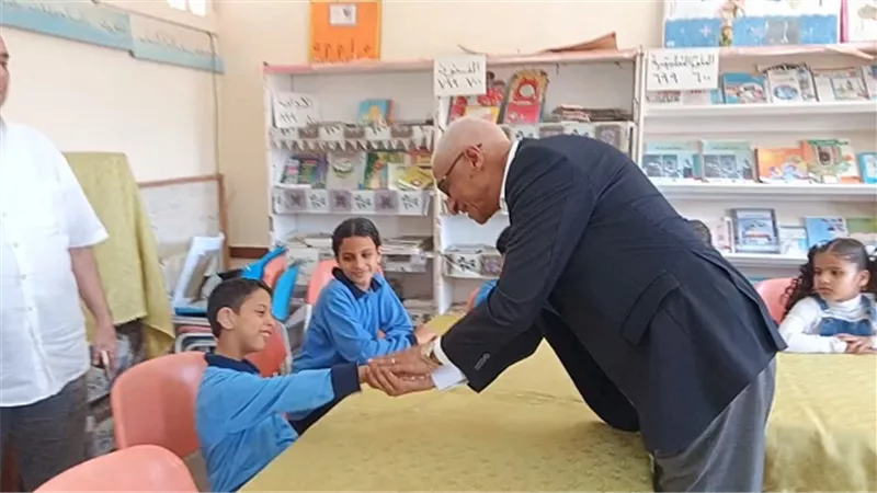 محافظ شمال سيناء يتفقد مجمع مدارس التربيه الخاصه بالعريش