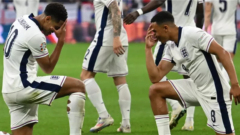 ريال مدريد يستغل صداقة بيلينجهام للتعاقد مع أرنولد