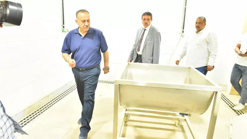 محافظ أسيوط يتفقد مجزر مواشي نصف الآلي بقرية منقباد