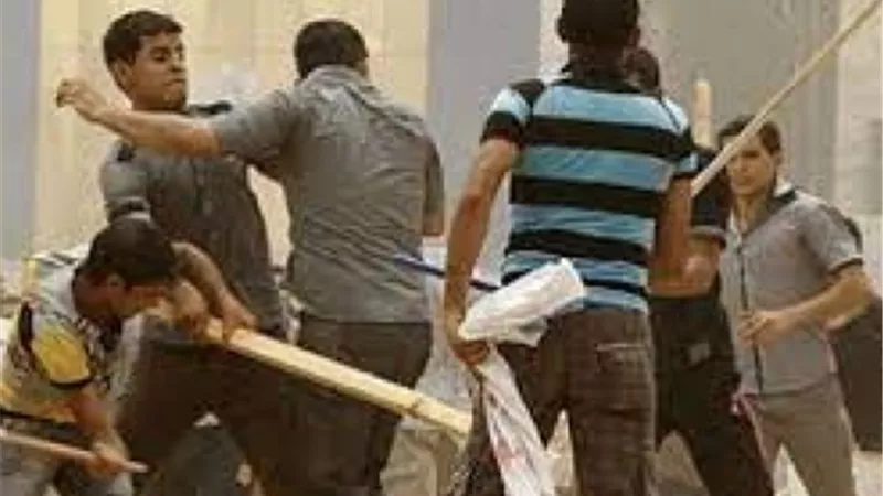 اصابة 4 طلاب في مشاجرة امام مدرسة ثانوي بالدقهلية