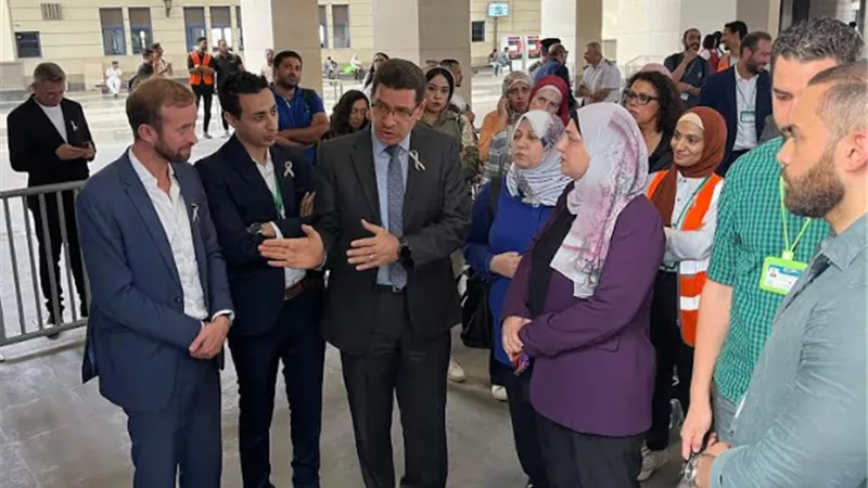 إضافة لغة الإشارة داخل محطات القطار الكهربائي الخفيف (LRT)