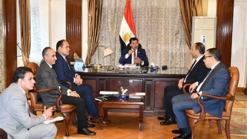 وزير الشباب يعلن تفعيل البوابة الإلكترونية لشبكة معلومات الرياضة