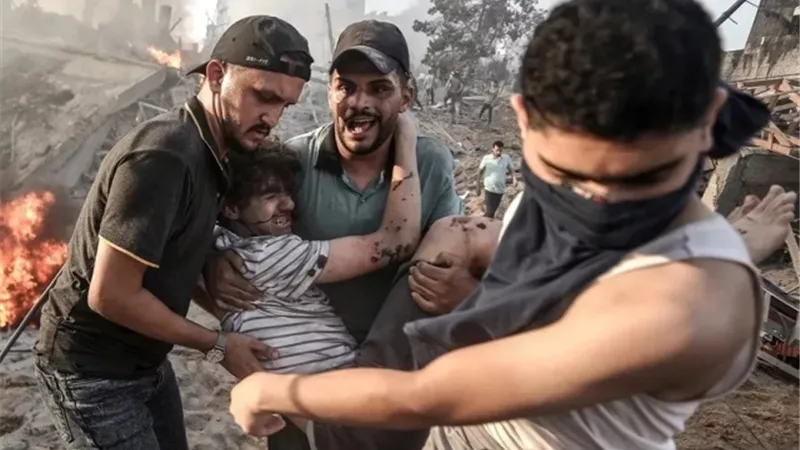 30 شهيداً في مجزرة جديدة بمدرسة تؤوي آلاف النازحين بغزة