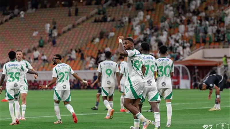 الجندل ينهى الشوط الأول بالتقدم بهدفين أمام الأهلى بكأس خادم الحرمين