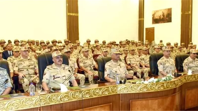 وزير الدفاع يشهد مشروع مراكز القيادة الاستراتيجى للقوات الجوية والدفاع الجوى