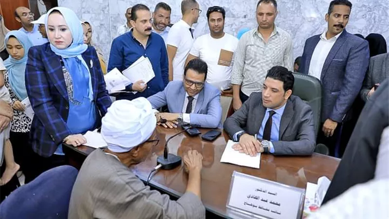 338 مواطن يعرضون مشاكلهم وطلباتهم من مختلف مراكز المحافظة