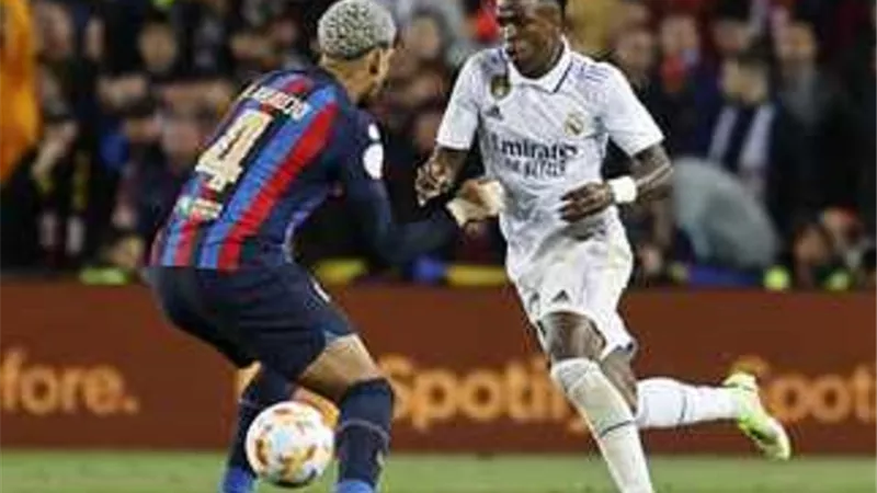ريال مدريد وبرشلونة.. تحديد موعد كلاسيكو الدوري الإسباني