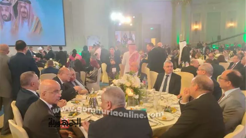 رئيس جامعة الزقازيق يشارك باحتفالية 