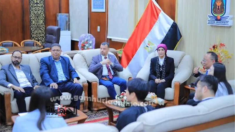 رئيس جامعة الأقصر تستقبل وفد جامعة جوانجدونج الصينية