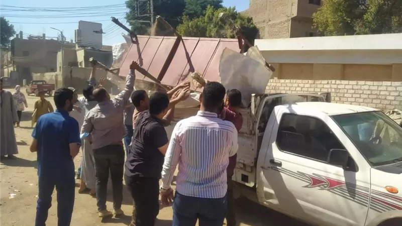 حملات على قرى الطريق الصحراوى لاسترداد أراضي أملاك الدولة بالمنيا