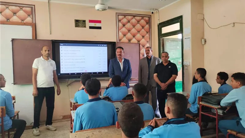 مدير تعليم الجيزة في زيارة لمدارس البدرشين