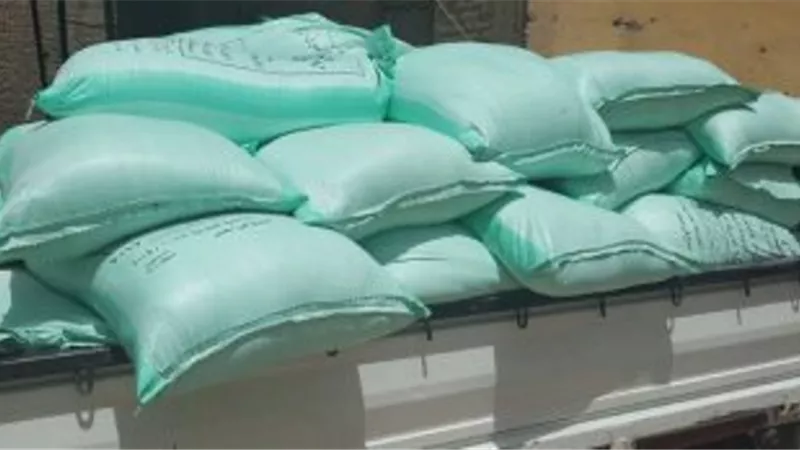 ضبط صاحب مخبز بـ 20 شيكارة دقيق مدعم قبل بيعها فى كفر الشيخ