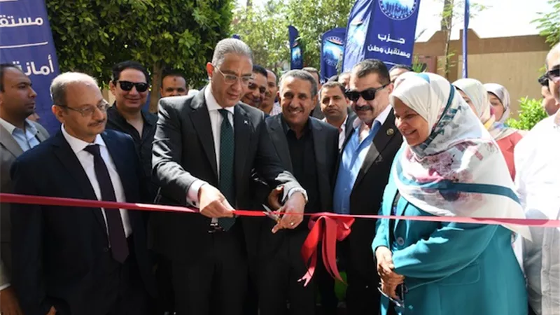 محافظ الفيوم يتفقد مدارس بمركزي يوسف الصديق وأبشواي