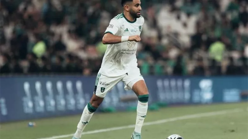 الأهلي يكشف موقف رياض محرز من مواجهة القادسية