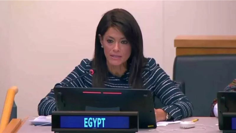المشاط تبحث جهود تمويل التنمية المستدامة ومواجهة الفقر متعدد الأبعاد