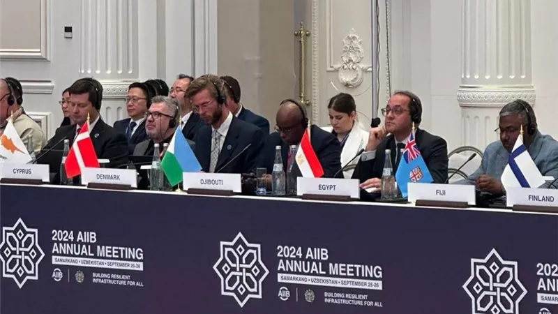 كجوك يطرح رؤية مصر لتدعيم استراتيجية البنك الآسيوى للاستثمار بالبنية التحتية